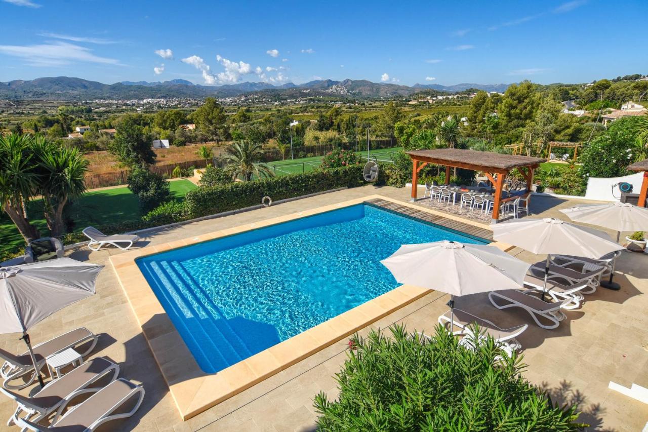 Finca Javea | 6 Schlafzimmer | 5 Badezimmer | 1 Padel Court | max 14 Personen | 7 Tage